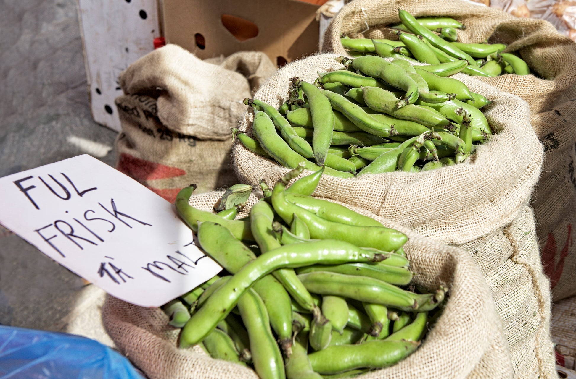 Fresh broad beans 500g